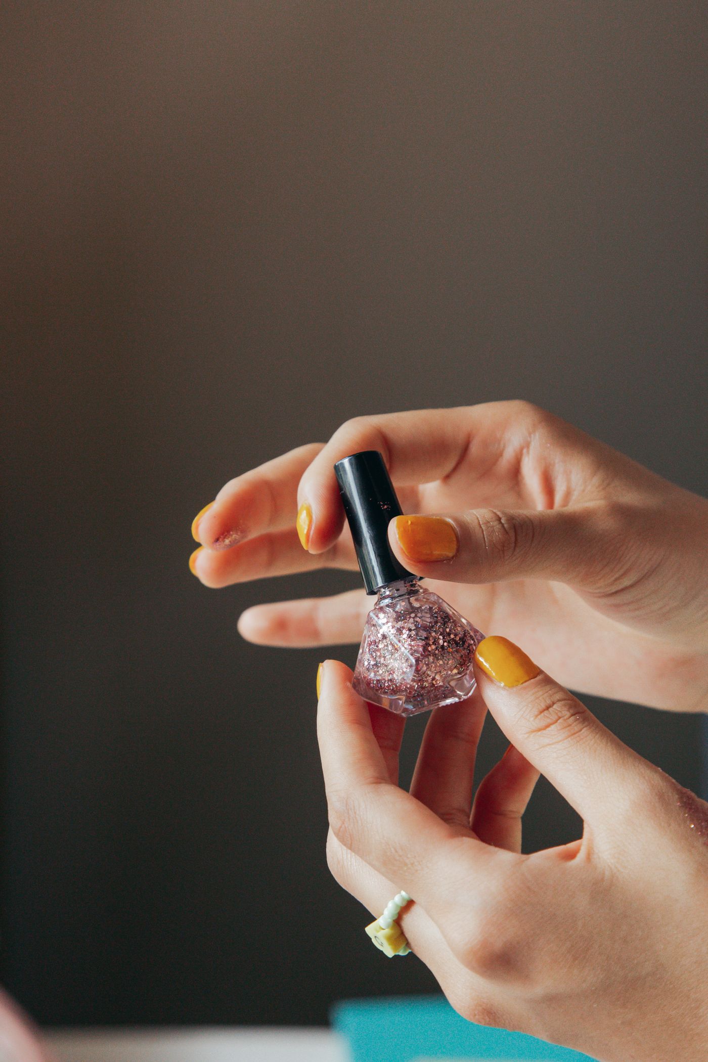 Choosing a glitter nail polish color